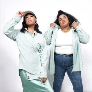 Wildfang Essential Long Sleeve Oversized Wrap Button Up - Emerald White